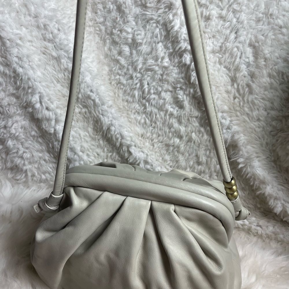 Hobo Adalyn Soft leather light gray medium Frame Shoulder Bag - Picture 5 of 15